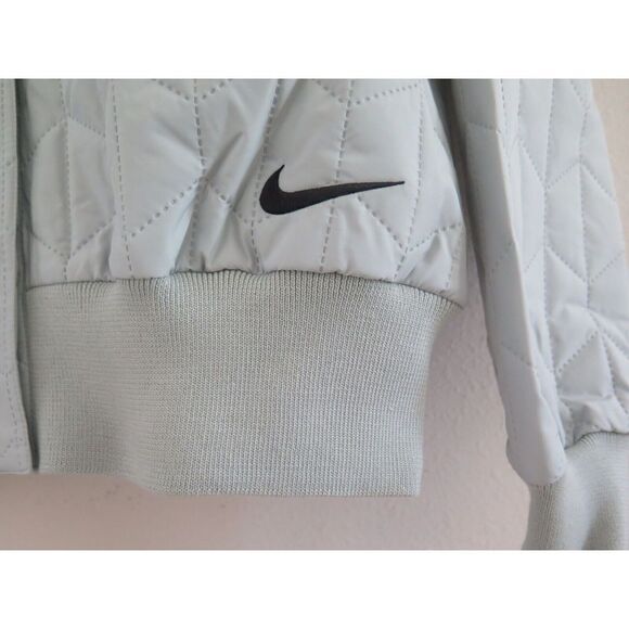 Nike DD5120 013 Women's Sz S Gray Haze Essentials Quilted Woven Jacket $110 - Picture 7 of 7